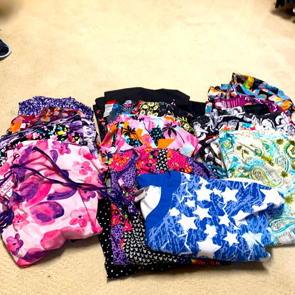 16 Separate All Different Varieties Of Scrub Tops - image 1